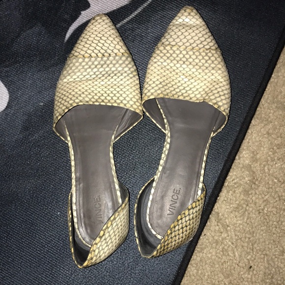 Vince size 8 reptile pattern flats cream and grey 💕 - Picture 1 of 7